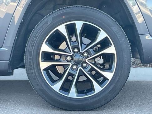 Used 2022 Jeep Grand Cherokee Overland w/ Luxury Tech Group IV image 19