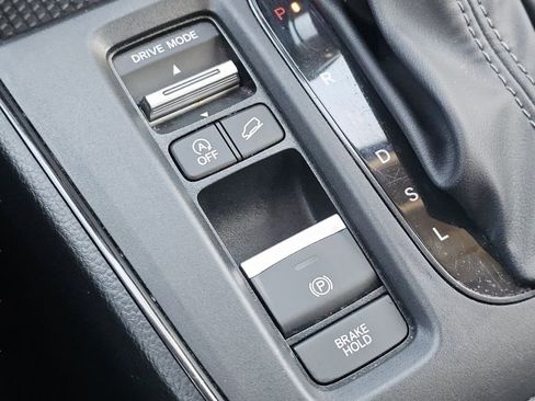 Used 2023 Honda CR-V LX image 9