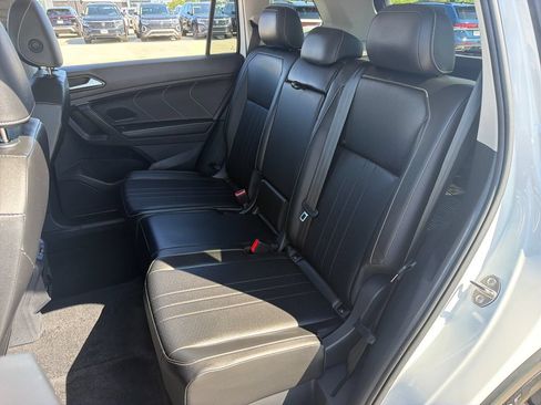 Used 2024 Volkswagen Tiguan SE AWD/4WD image 21