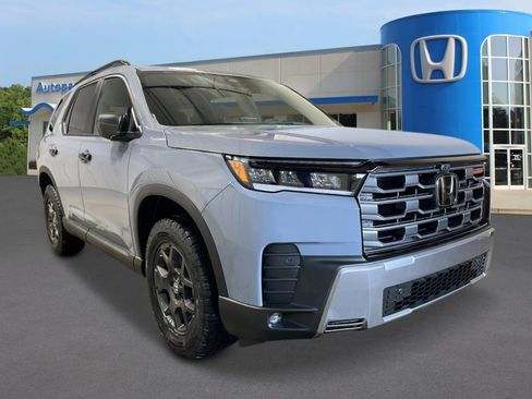 New 2026 Honda Pilot TrailSport image 9