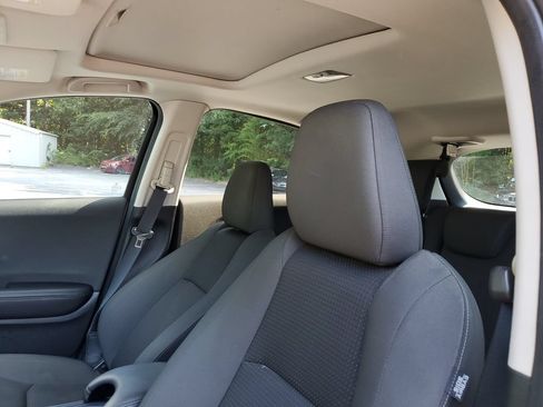 Used 2020 Honda HR-V EX image 16