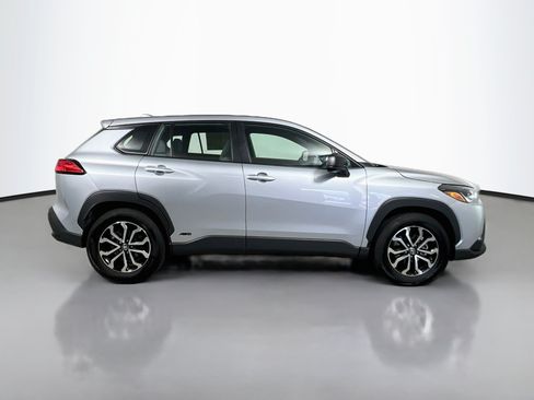 Used 2024 Toyota Corolla Cross AWD Hybrid image 3