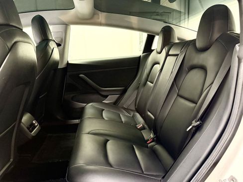 Used 2020 Tesla Model 3 Standard Range Plus RWD image 16