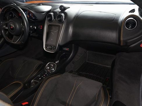 Used 2018 McLaren 570S Spider image 15