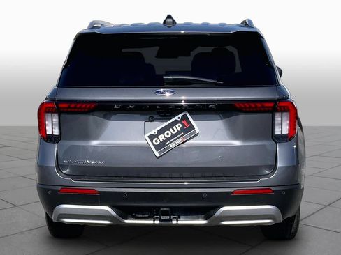 Certified 2025 Ford Explorer Platinum RWD image 5