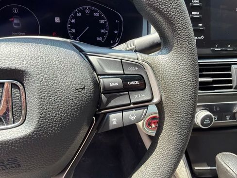 Used 2018 Honda Accord LX image 17