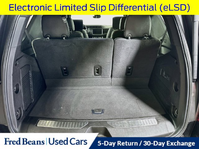 Used 2024 GMC Yukon Denali w/ Advanced Technology Package AWD/4WD image 36