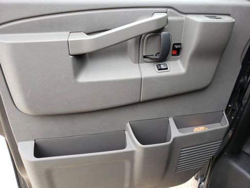 Used 2017 Chevrolet Express 3500 LT w/ LT Preferred Equipment Group image 11