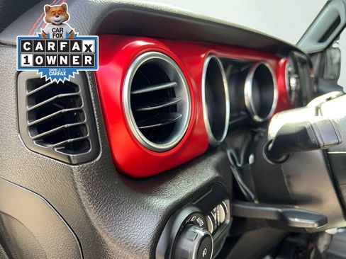 Used 2022 Jeep Wrangler Unlimited Rubicon AWD/4WD image 34