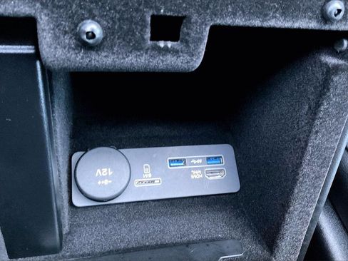 Used 2018 Jaguar F-TYPE Convertible image 14