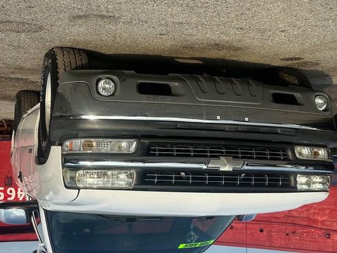 Used 2000 Chevrolet Silverado 1500 LS image 2