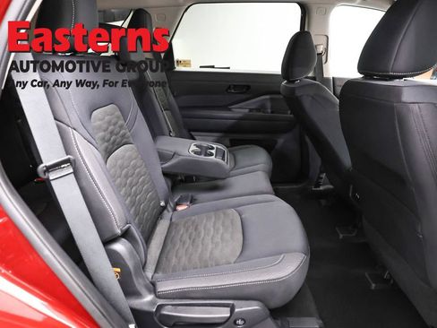 Used 2025 Nissan Pathfinder SV FWD image 22