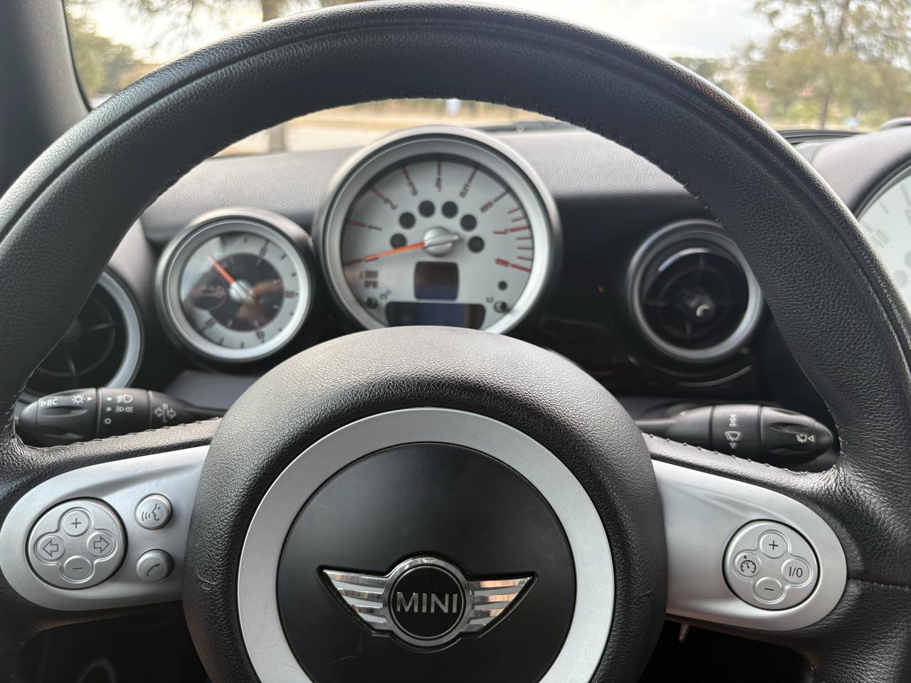 Used 2009 MINI Cooper Convertible FWD image 47