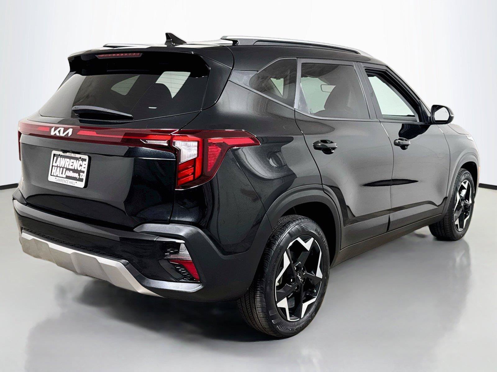 Used 2025 Kia Seltos S FWD image 4