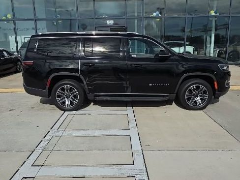 Used 2022 Jeep Wagoneer Series III RWD image 3