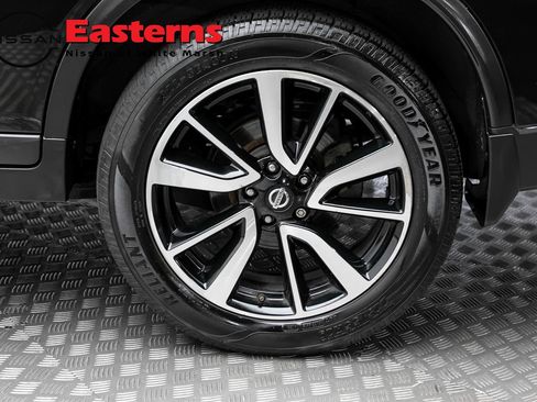 Used 2019 Nissan Rogue SL w/ Premium Package AWD/4WD image 8