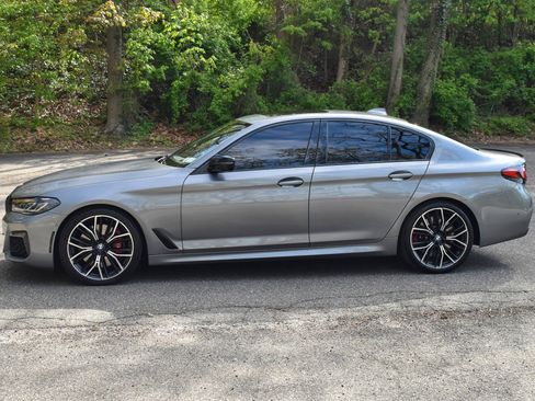 Used 2023 BMW M550i xDrive w/ Executive Package image 3