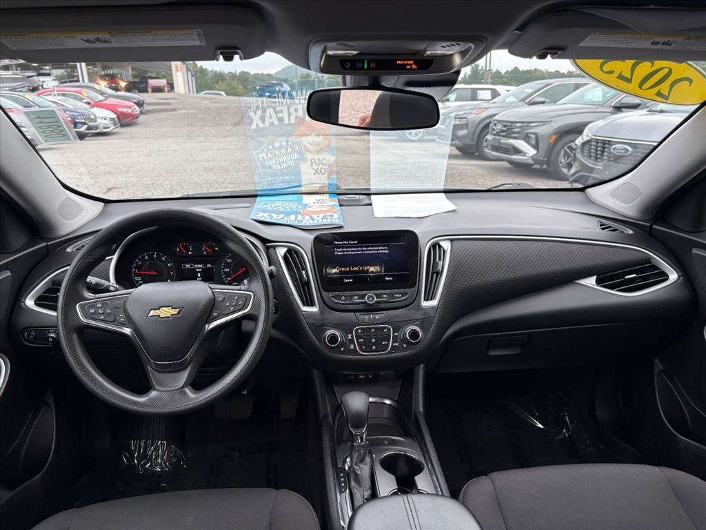 Used 2025 Chevrolet Malibu LT FWD image 8