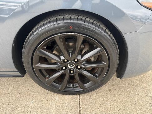 Used 2019 MAZDA MAZDA3 AWD Hatchback w/ Premium Pkg image 17