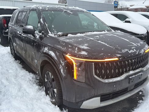 Used 2026 Kia Carnival LXS image 3