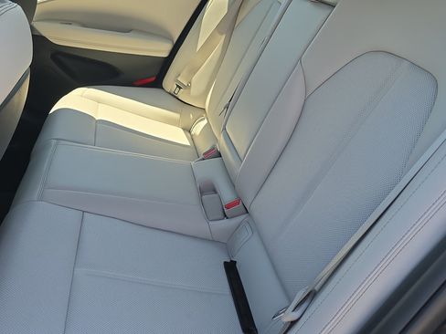 Used 2025 Genesis G70 2.5T AWD/4WD image 10
