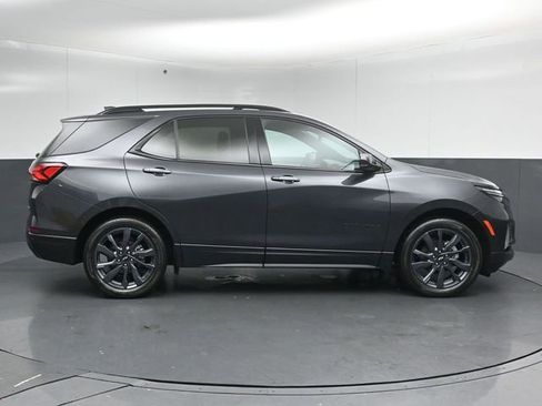 Used 2022 Chevrolet Equinox RS w/ LPO, Floor Liner Package image 8