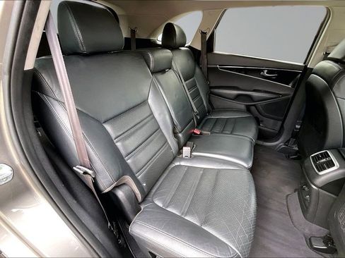 Used 2017 Kia Sorento LX w/ LX Convenience Package image 26