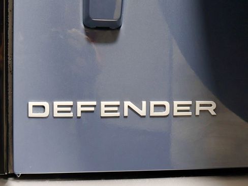 Used 2023 Land Rover Defender 90 S image 20