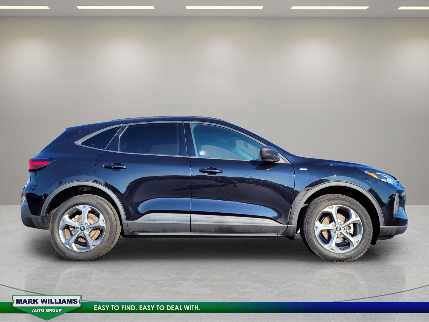 Used 2025 Ford Escape ST-Line AWD/4WD image 2