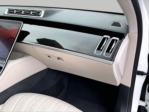 Certified 2023 Mercedes-Benz S 500 4MATIC w/ AMG Line image 19