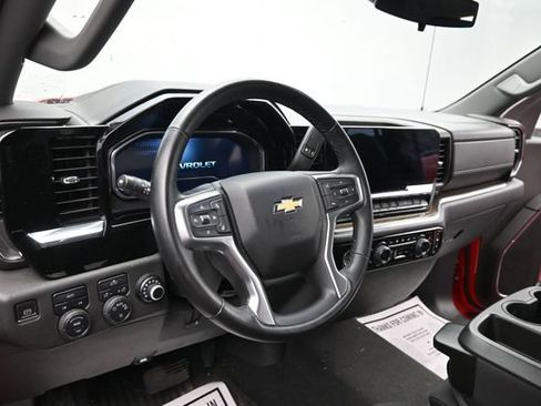 Used 2023 Chevrolet Silverado 1500 LT AWD/4WD image 12