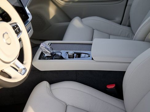 New 2026 Volvo XC90 T8 Ultra image 14