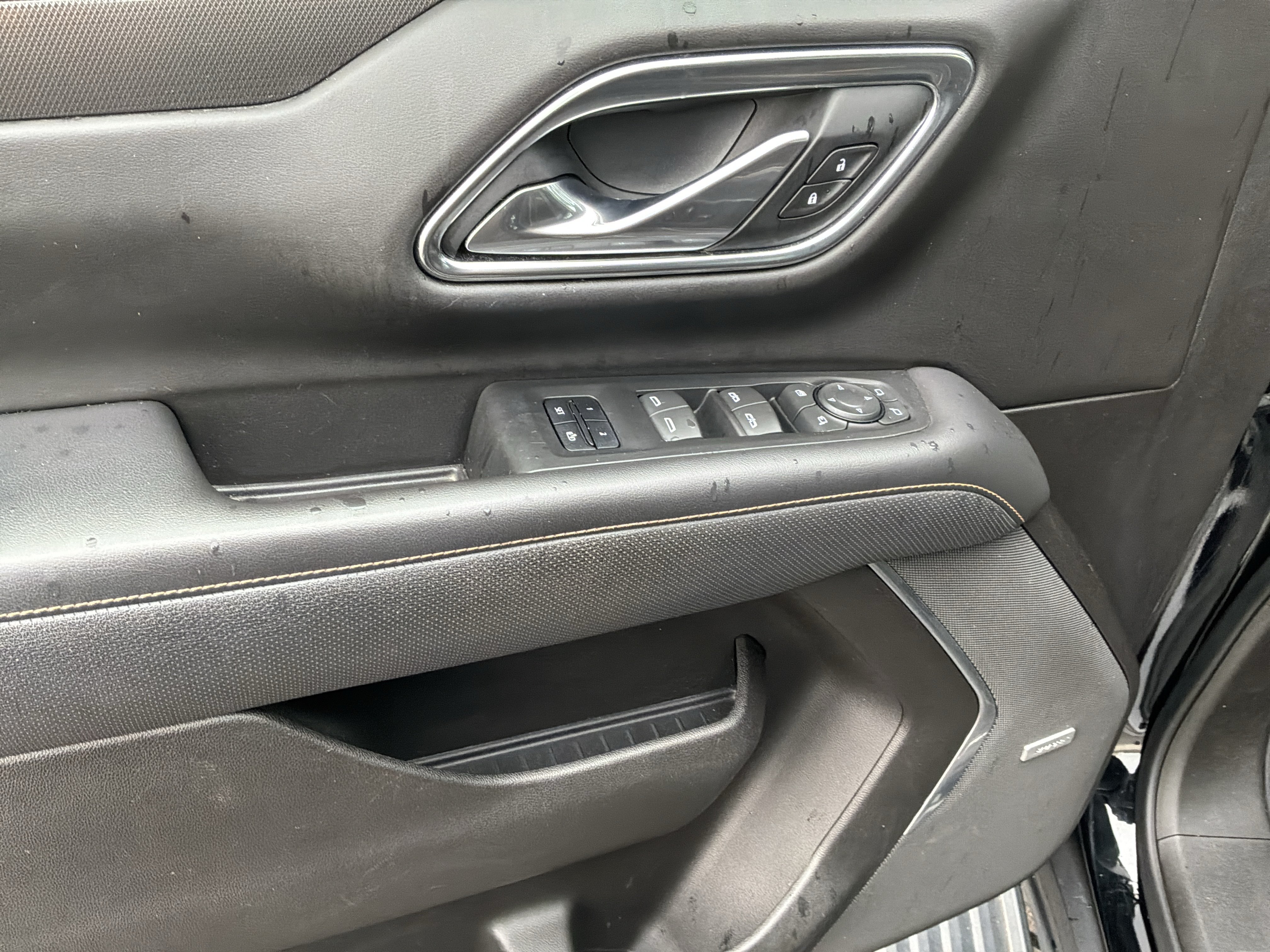 Used 2021 GMC Yukon AT4 w/ AT4 Premium Package AWD/4WD image 15