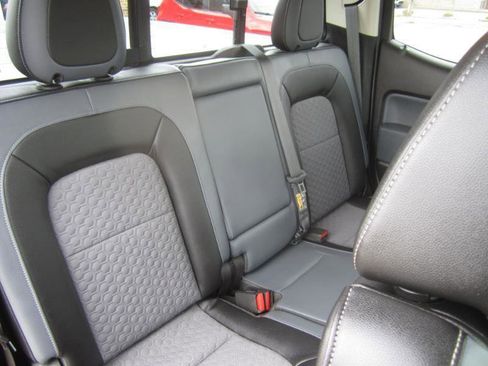 Used 2016 Chevrolet Colorado Z71 AWD/4WD image 13