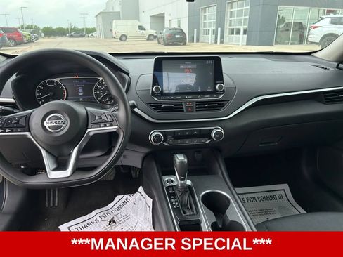 Used 2022 Nissan Altima 2.5 SV FWD image 15