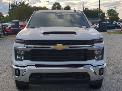 Used 2025 Chevrolet Silverado 2500 LT w/ Convenience Package AWD/4WD image 3
