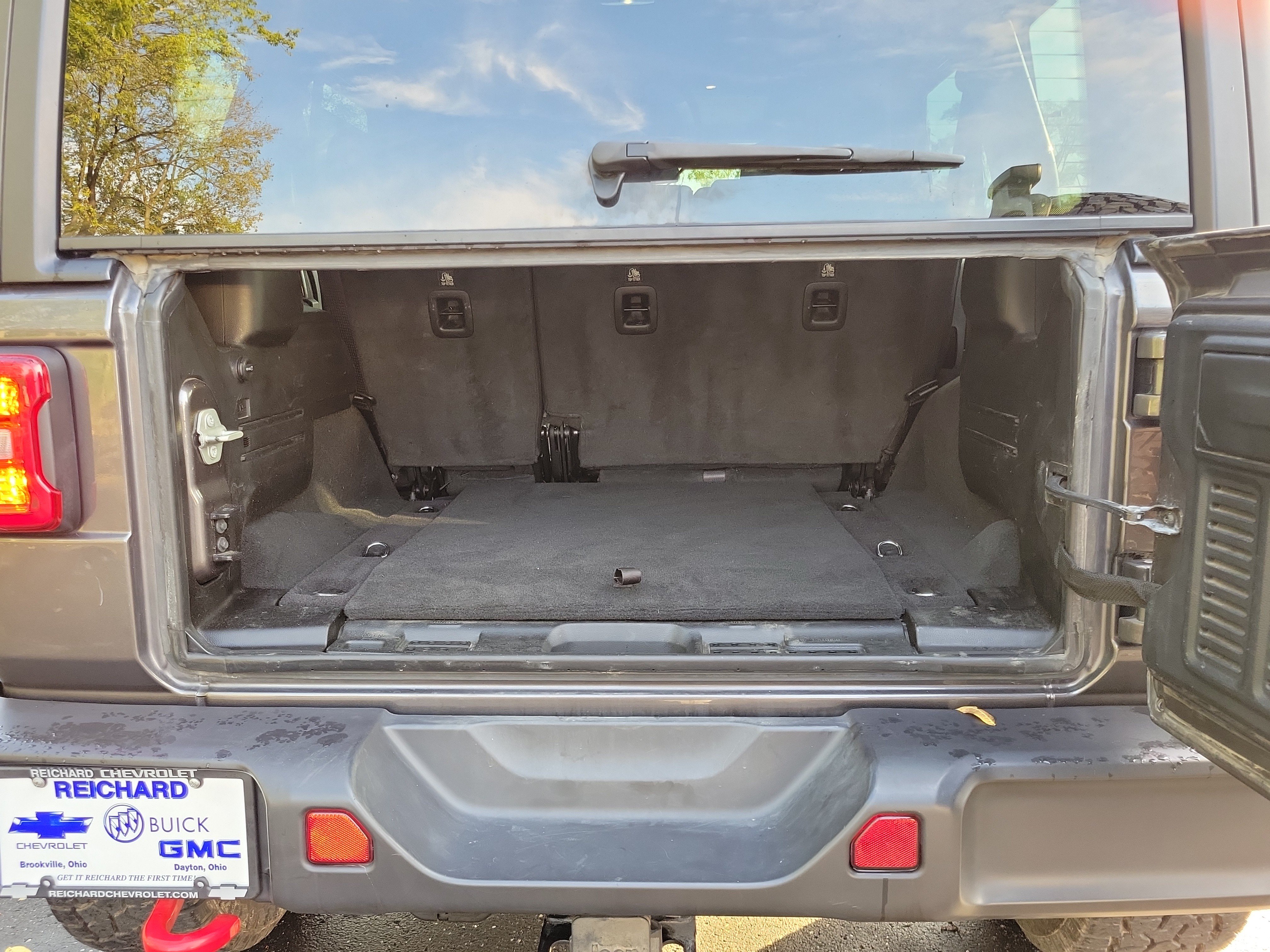 Used 2024 Jeep Wrangler Unlimited Rubicon AWD/4WD image 8