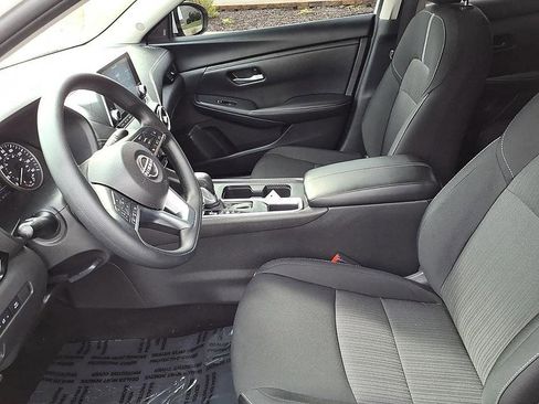 Used 2025 Nissan Sentra SV FWD image 14