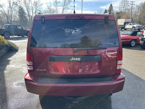 Used 2012 Jeep Liberty Sport image 5