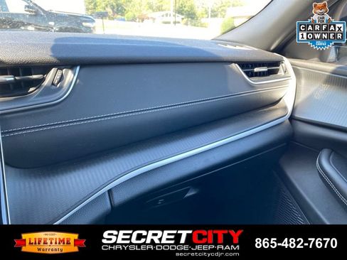 Used 2023 Jeep Grand Cherokee Altitude AWD/4WD image 15