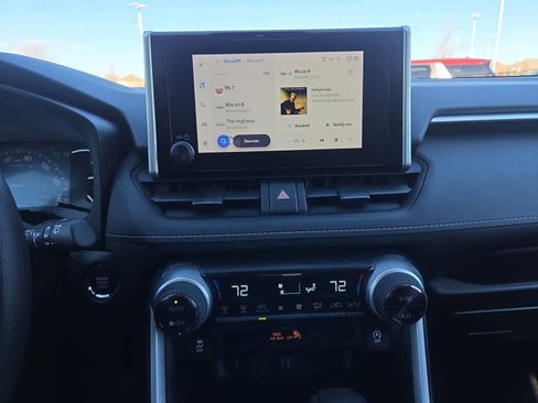 Used 2023 Toyota RAV4 XLE image 28