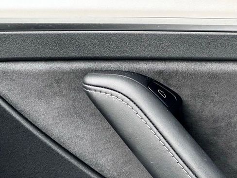 Used 2023 Tesla Model Y Long Range image 16