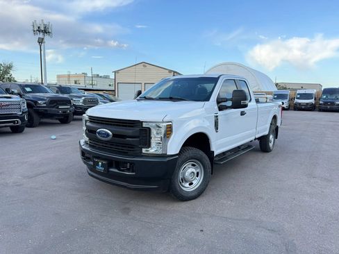 Used 2018 Ford F250 XL w/ Power Equipment Group AWD/4WD image 2