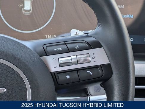 Used 2025 Hyundai Tucson Limited AWD/4WD image 23