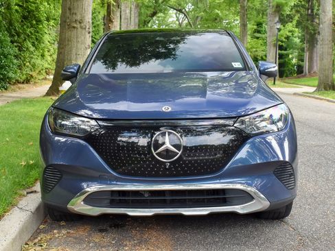 Used 2023 Mercedes-Benz EQE 350+ 4MATIC SUV w/ Exclusive Trim Package image 11