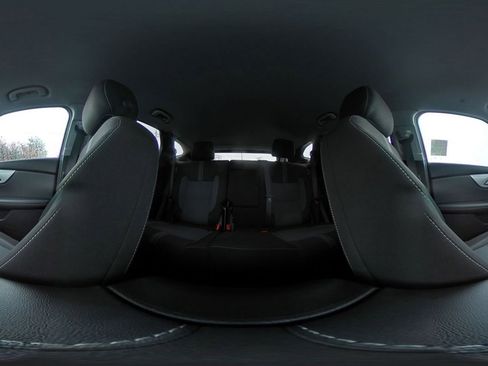 Used 2025 Chevrolet Blazer LT image 44