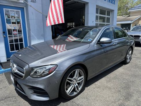 Used 2017 Mercedes-Benz E 300 4MATIC image 4
