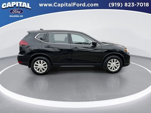 Used 2018 Nissan Rogue S image 9