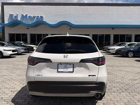 Used 2025 Honda HR-V Sport image 11