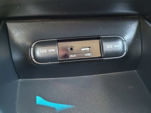 Used 2017 Kia Soul + FWD image 25